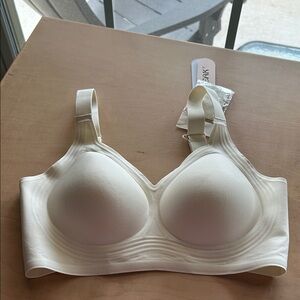 Womens supportive bra